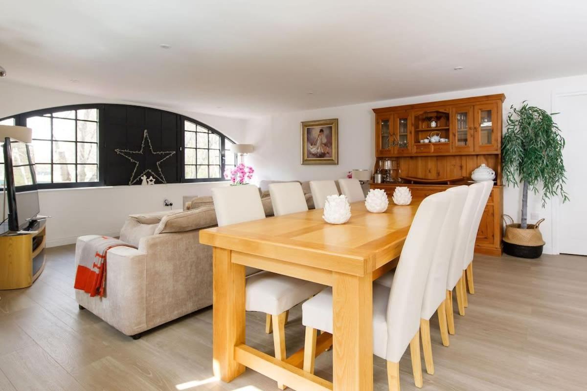 Stylish City Centre Apartment With Sauna Chichester Exterior foto
